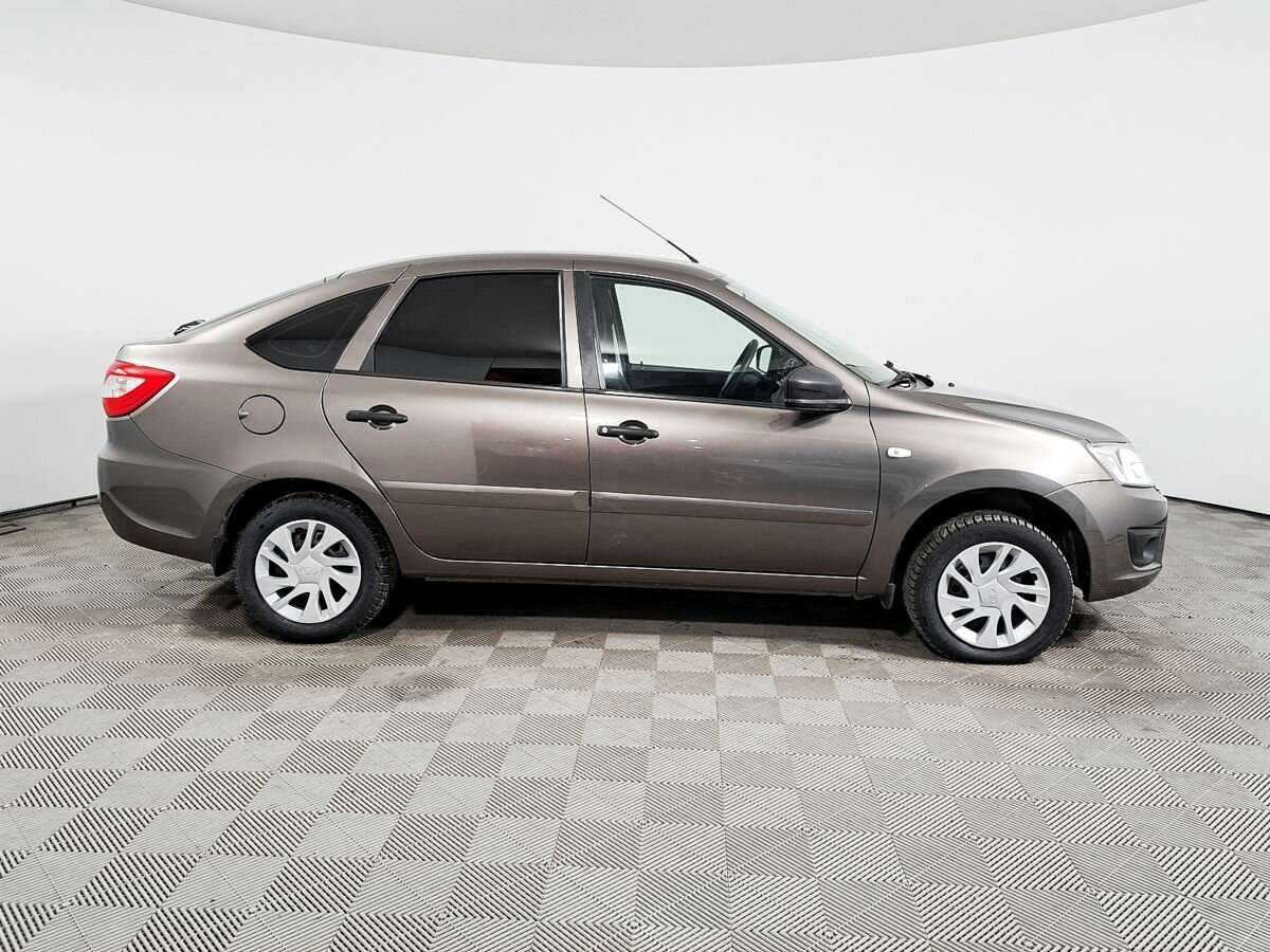 Lada (ВАЗ) Granta с пробегом — 2017 год. Фото: #3