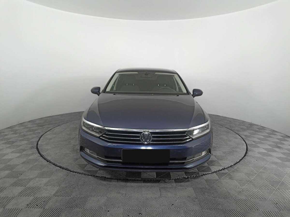 Volkswagen Passat с пробегом — 2016 год. Фото: #1