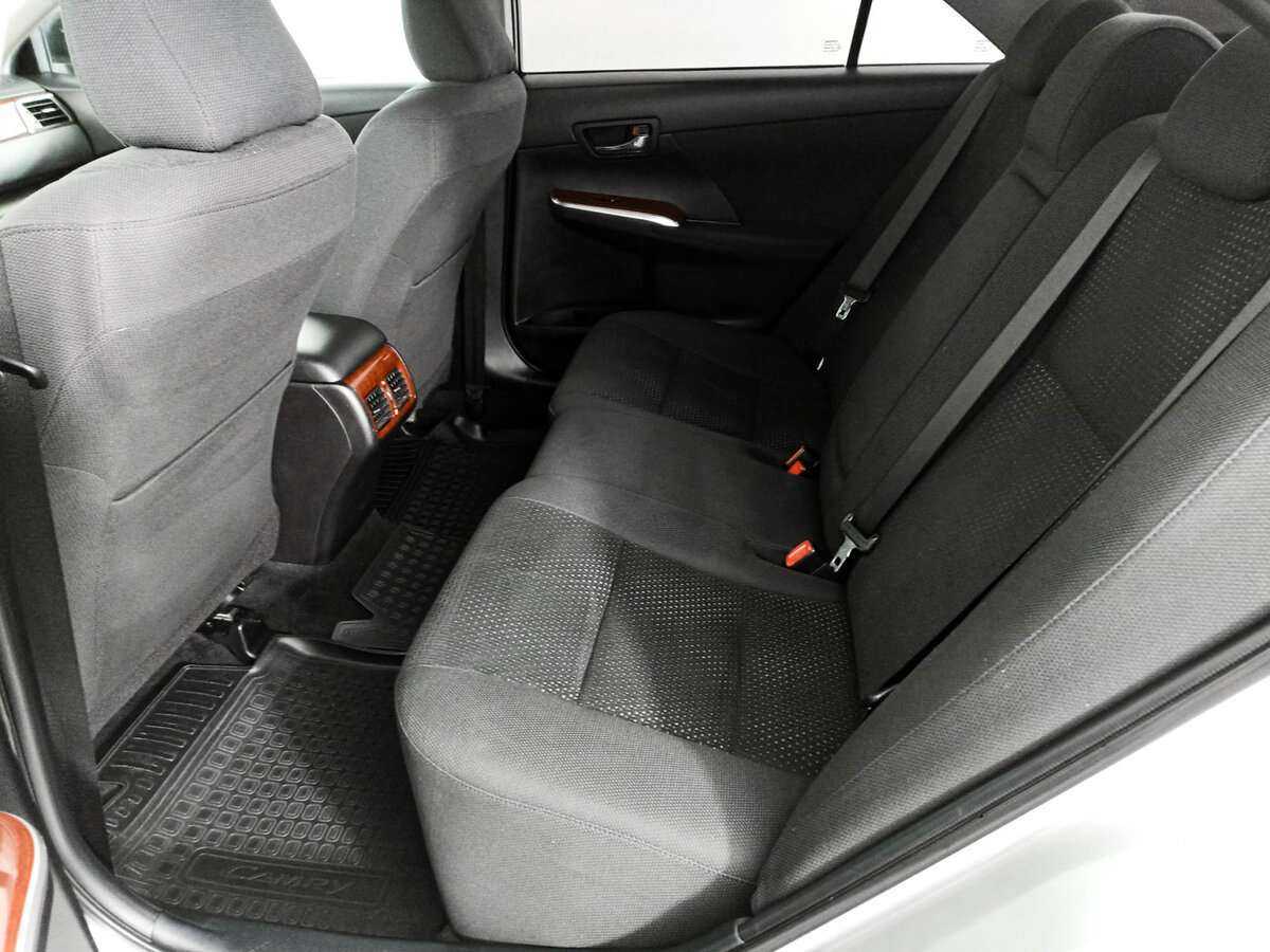 Toyota Camry с пробегом — 2012 год. Фото: #9