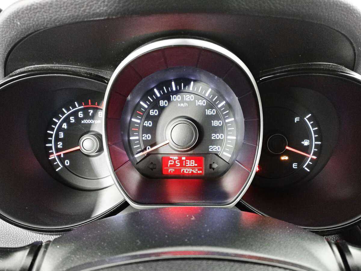 Kia Rio с пробегом — 2015 год. Фото: #10