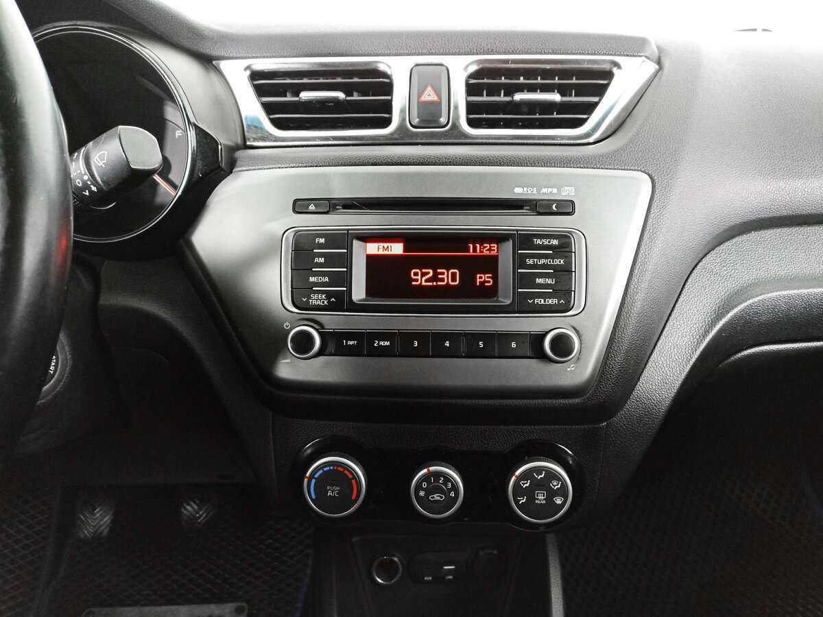 Kia Rio с пробегом — 2016 год. Фото: #11