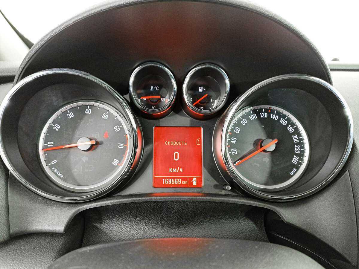 Opel Astra с пробегом — 2014 год. Фото: #8