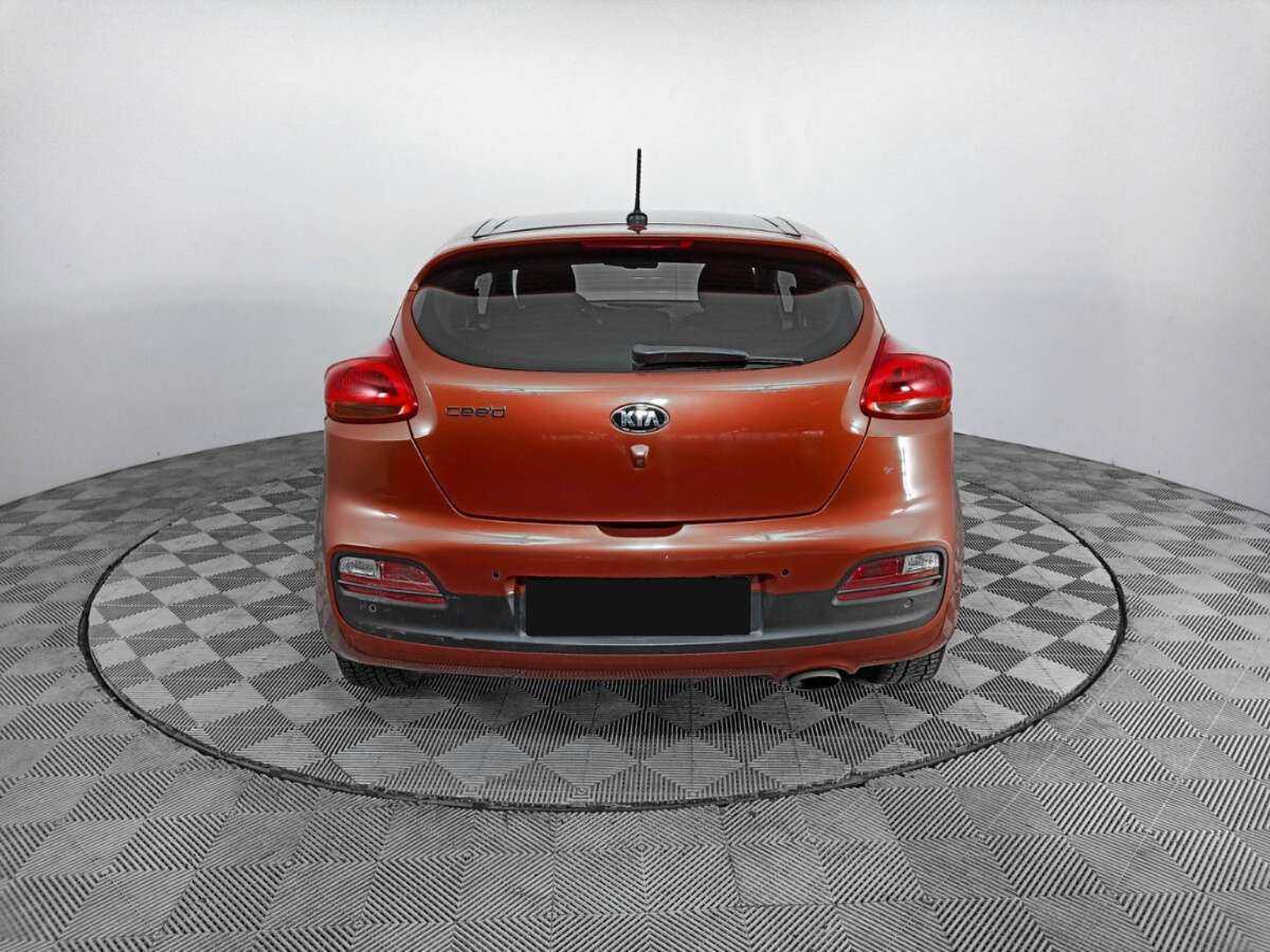 Kia Ceed с пробегом — 2013 год. Фото: #5