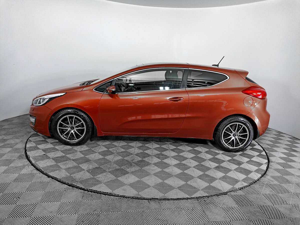 Kia Ceed с пробегом — 2013 год. Фото: #7