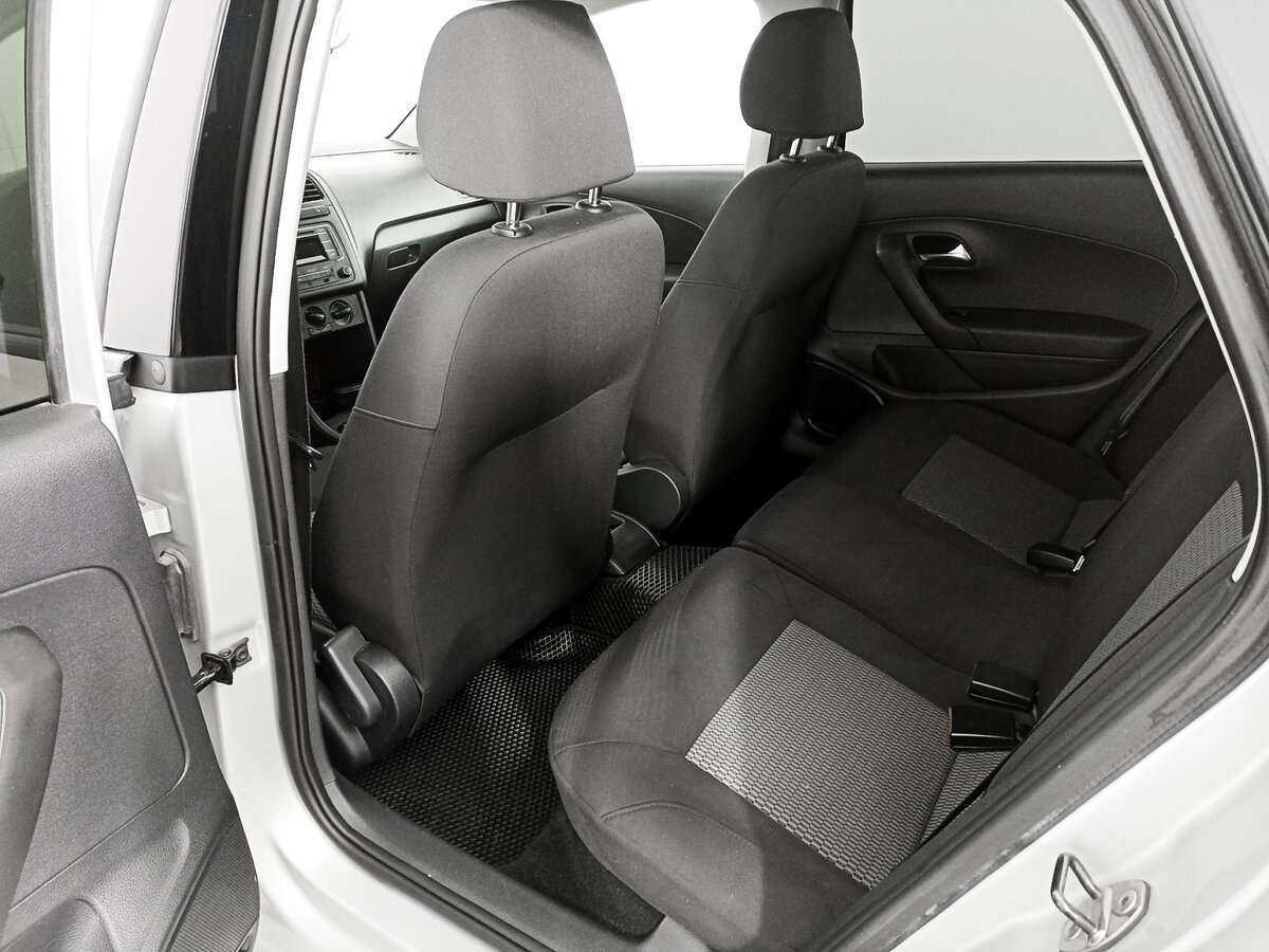Volkswagen Polo с пробегом — 2013 год. Фото: #11