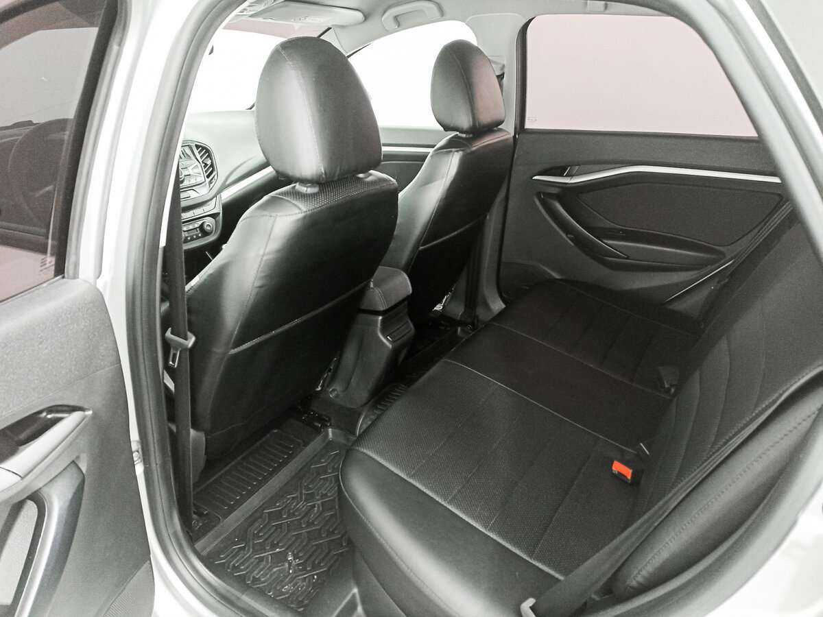 Lada (ВАЗ) Vesta с пробегом — 2020 год. Фото: #9