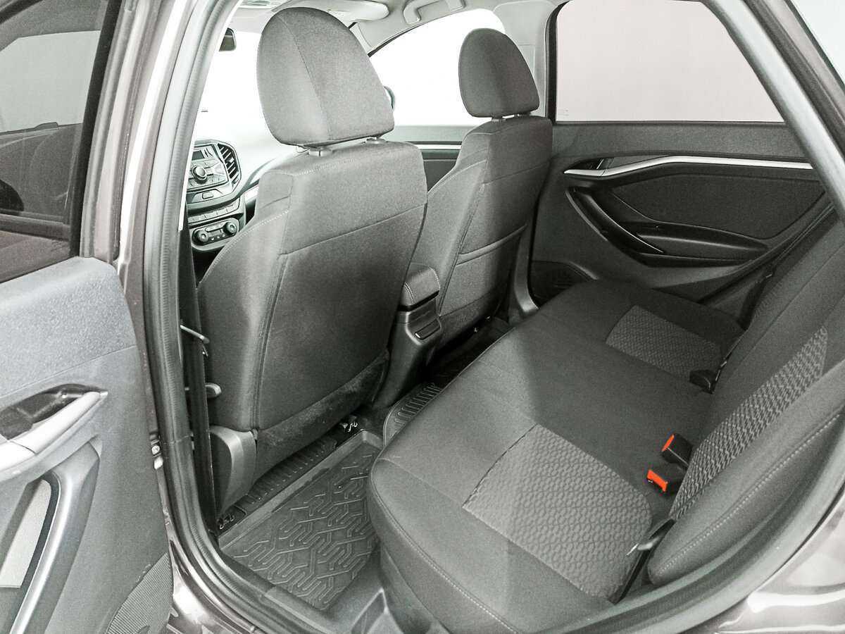 Lada (ВАЗ) Vesta с пробегом — 2021 год. Фото: #9