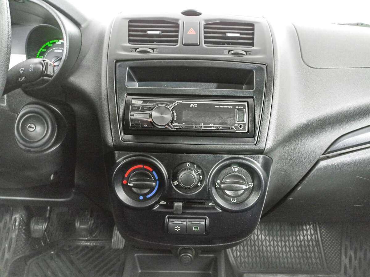 Lada (ВАЗ) Kalina с пробегом — 2015 год. Фото: #12