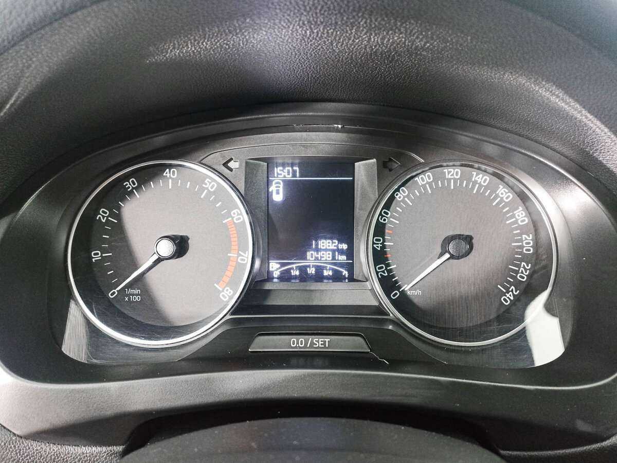 Skoda Rapid с пробегом — 2017 год. Фото: #12