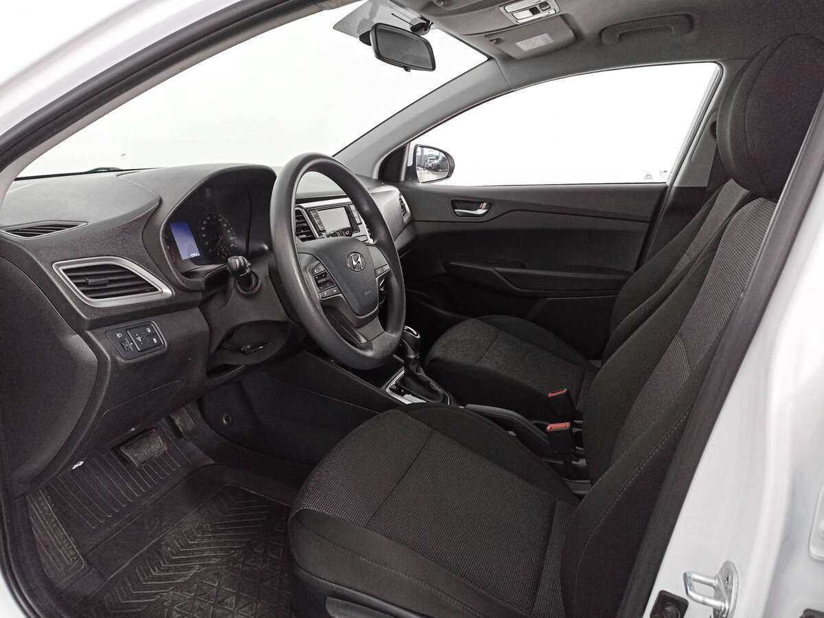 Hyundai Solaris с пробегом — 2021 год. Фото: #11