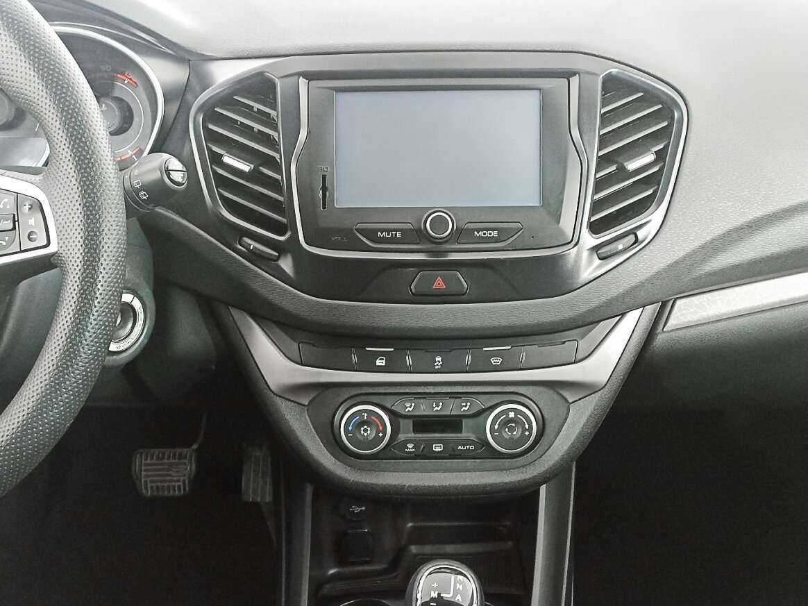 Lada (ВАЗ) Vesta с пробегом — 2017 год. Фото: #12