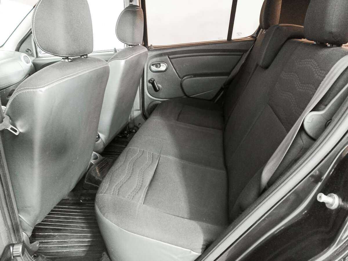 Renault Sandero с пробегом — 2012 год. Фото: #9