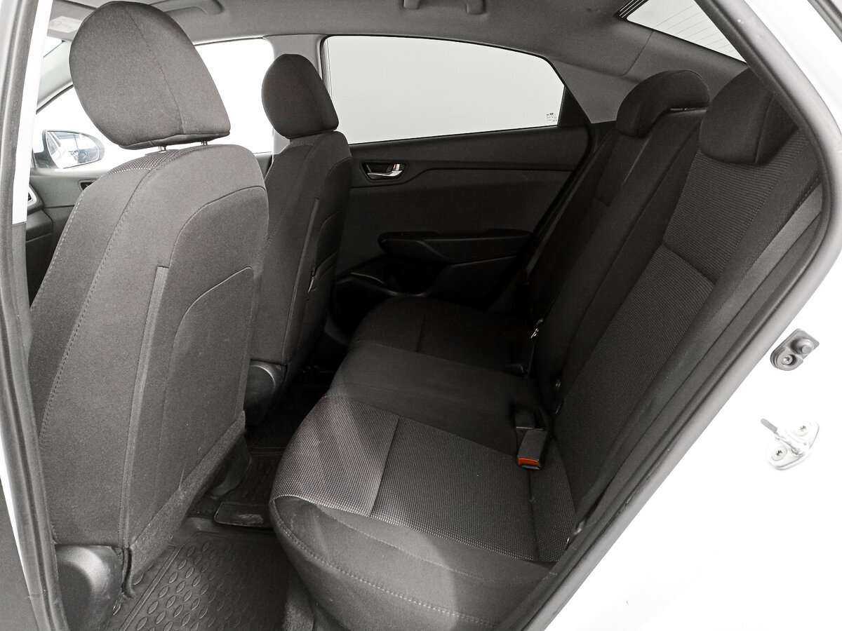 Hyundai Solaris с пробегом — 2020 год. Фото: #9