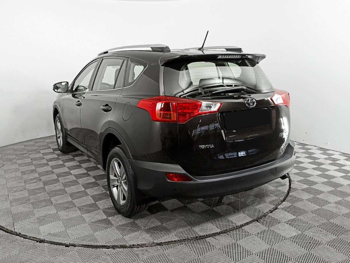 Toyota RAV4 с пробегом — 2014 год. Фото: #6