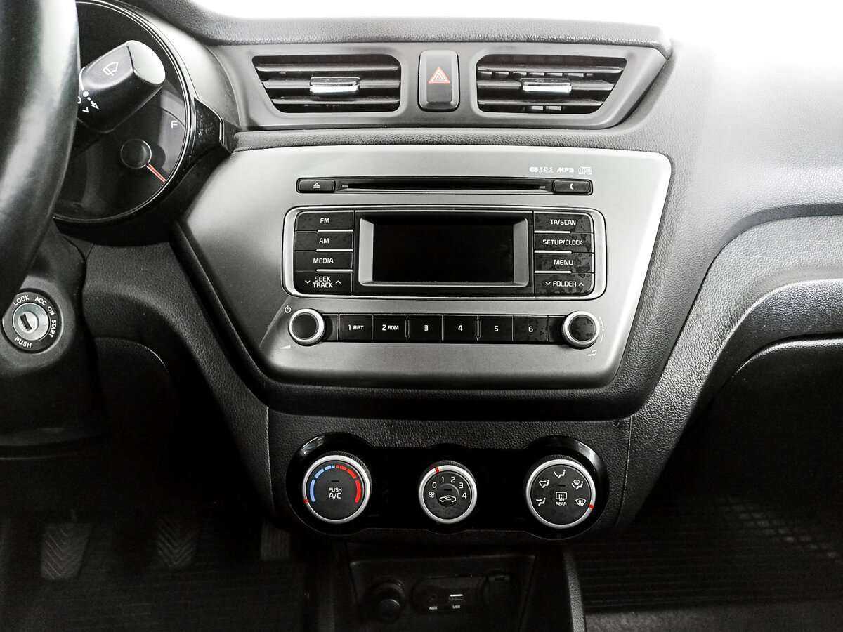 Kia Rio с пробегом — 2016 год. Фото: #11