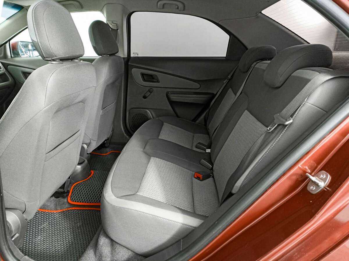 Chevrolet Cobalt с пробегом — 2014 год. Фото: #9