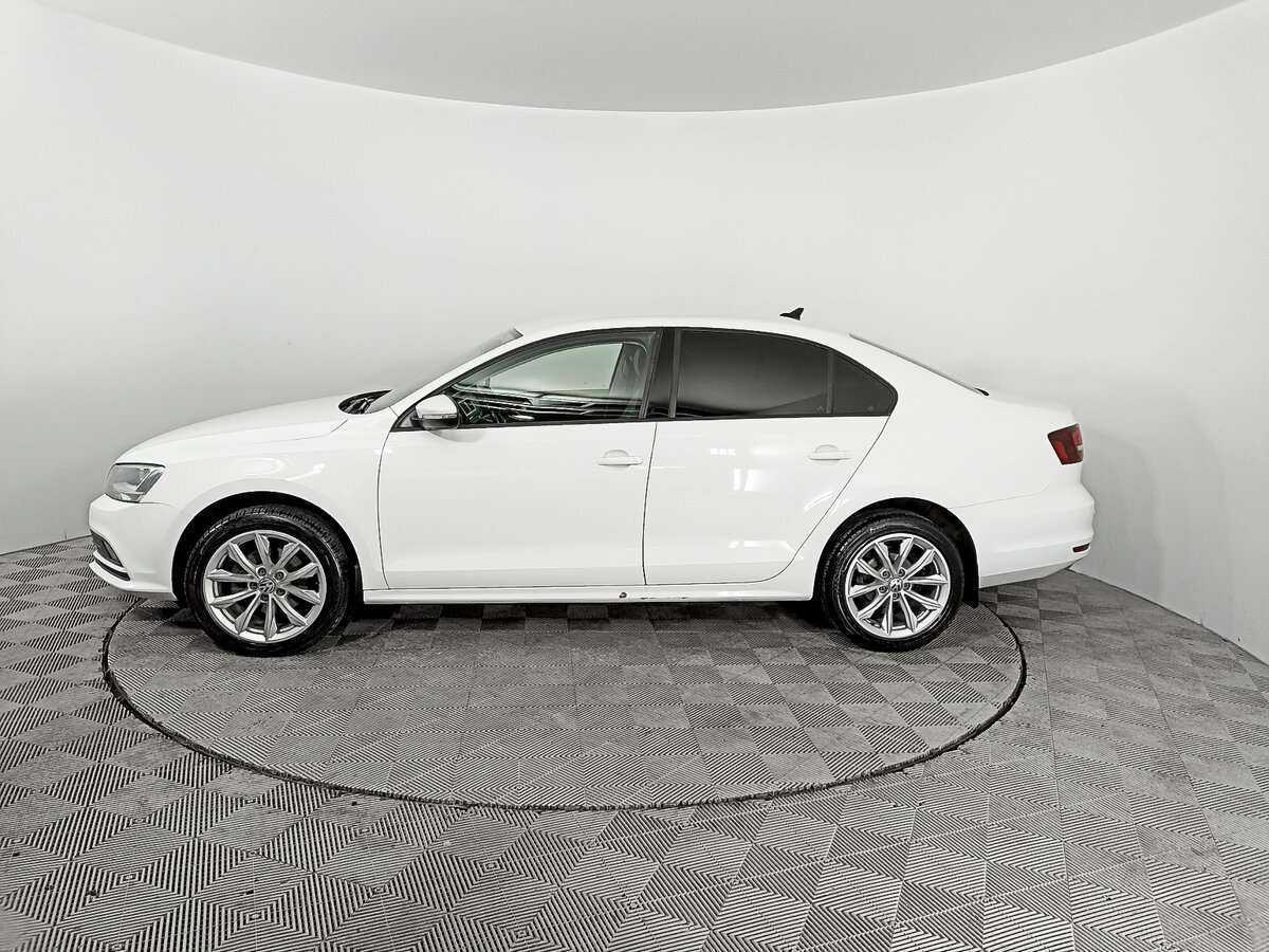Volkswagen Jetta с пробегом — 2016 год. Фото: #7
