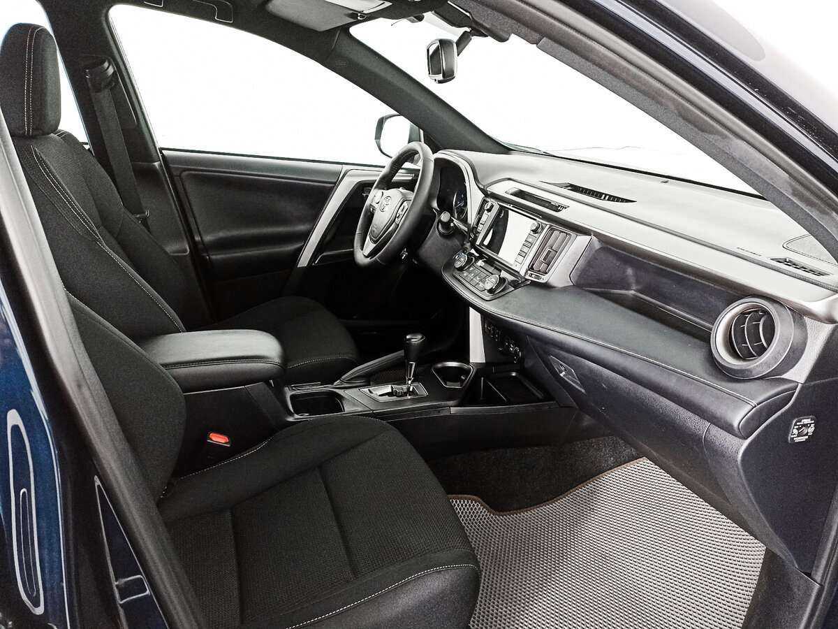 Toyota RAV4 с пробегом — 2019 год. Фото: #10