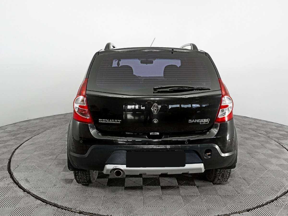 Renault Sandero с пробегом — 2013 год. Фото: #4