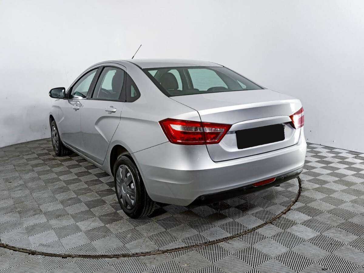 Lada (ВАЗ) Vesta с пробегом — 2015 год. Фото: #5