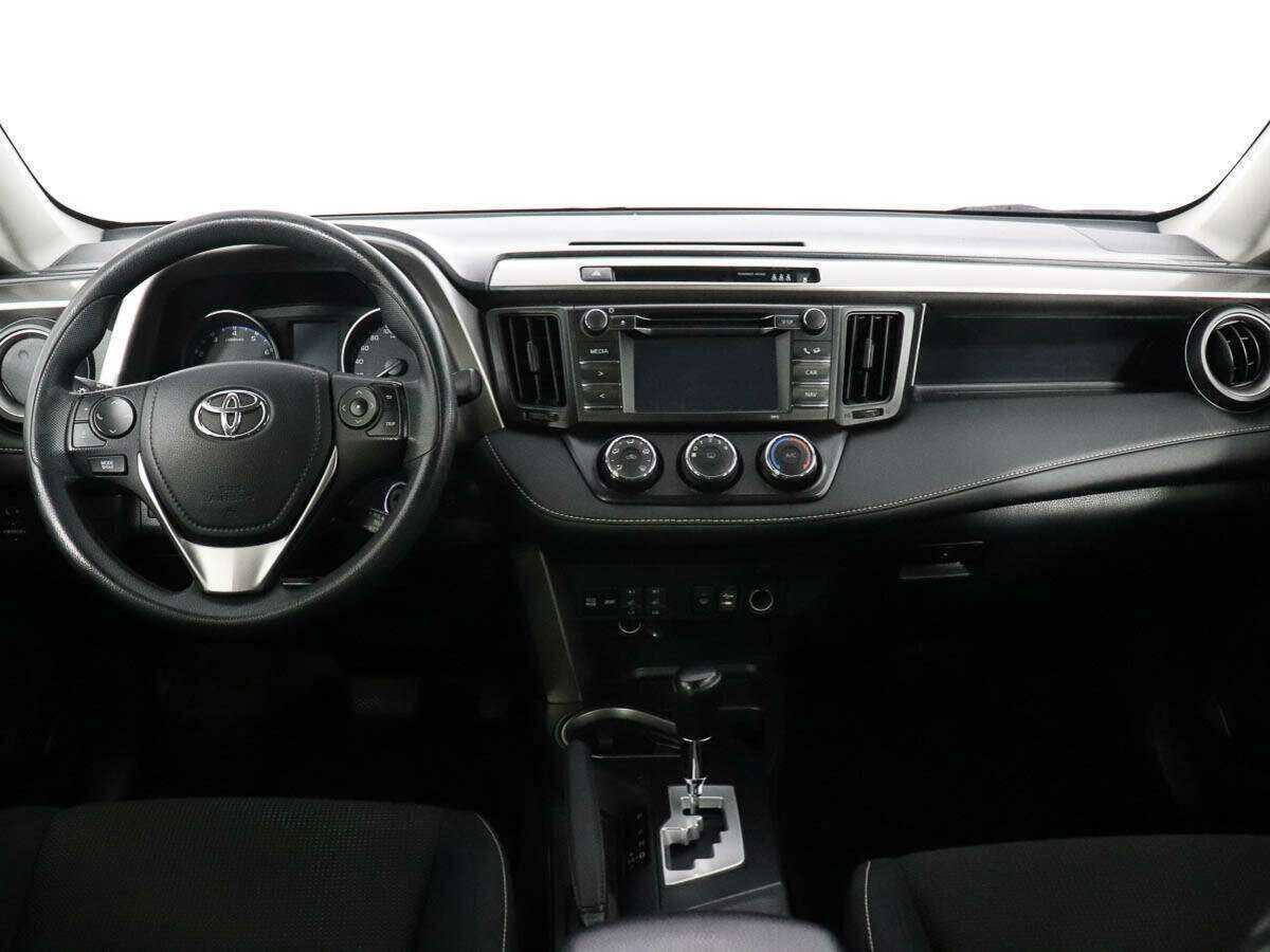 Toyota RAV4 с пробегом — 2016 год. Фото: #10