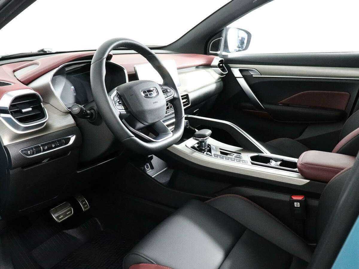 Geely Coolray с пробегом — 2023 год. Фото: #7