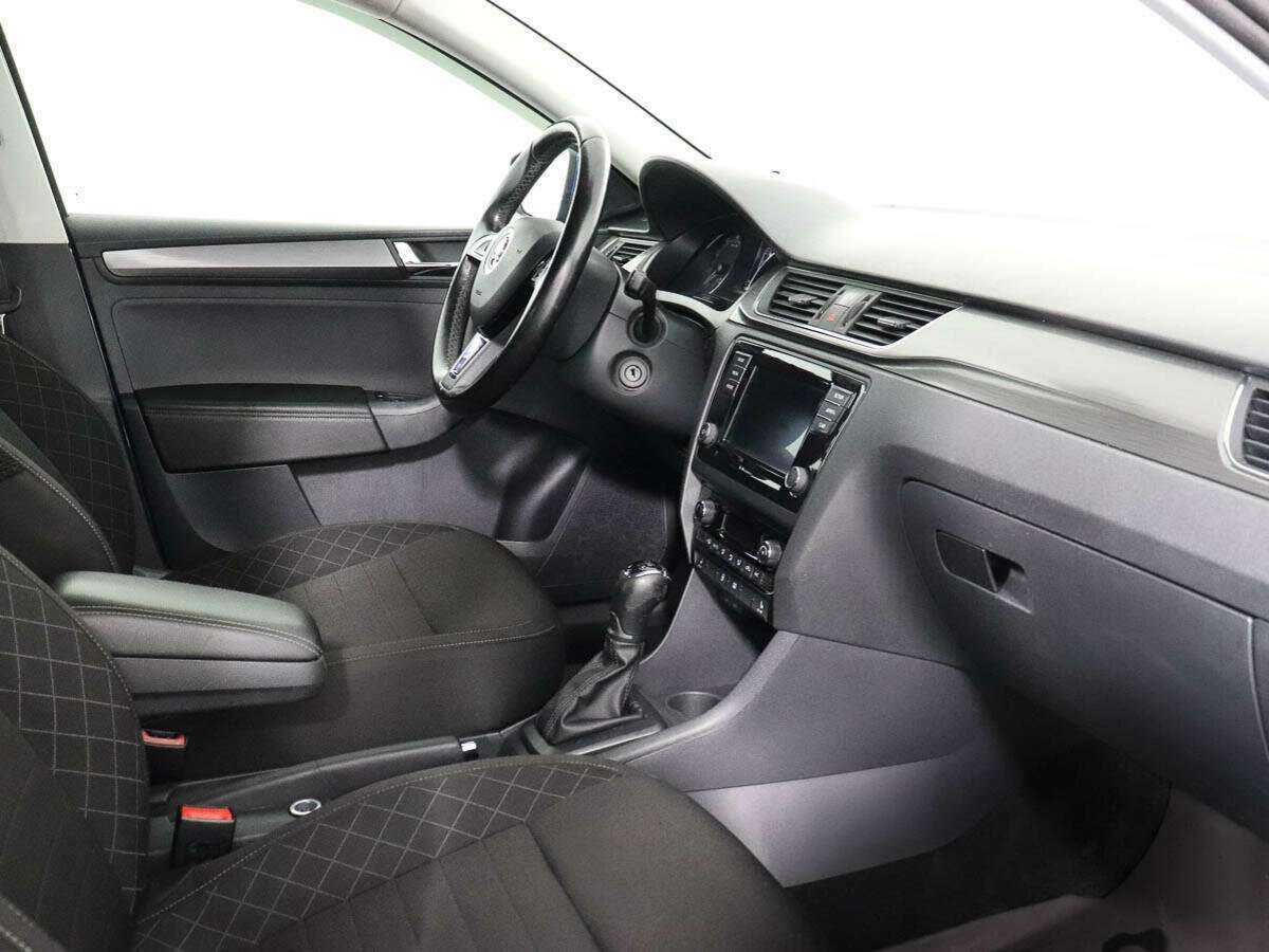 Skoda Rapid с пробегом — 2017 год. Фото: #6
