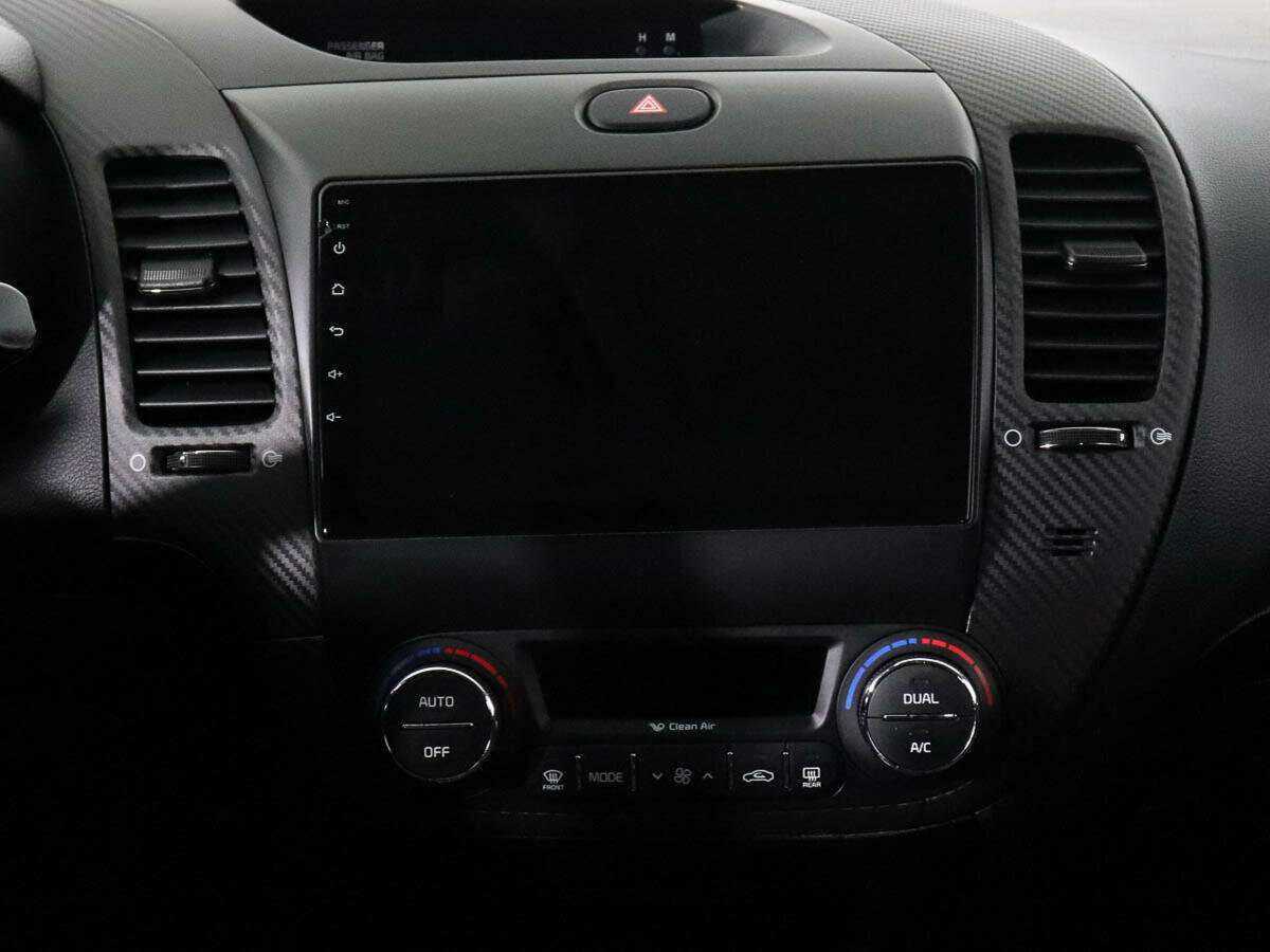 Kia Cerato с пробегом — 2015 год. Фото: #10