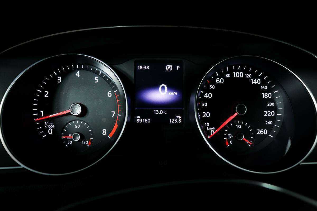 Volkswagen Passat с пробегом — 2016 год. Фото: #9