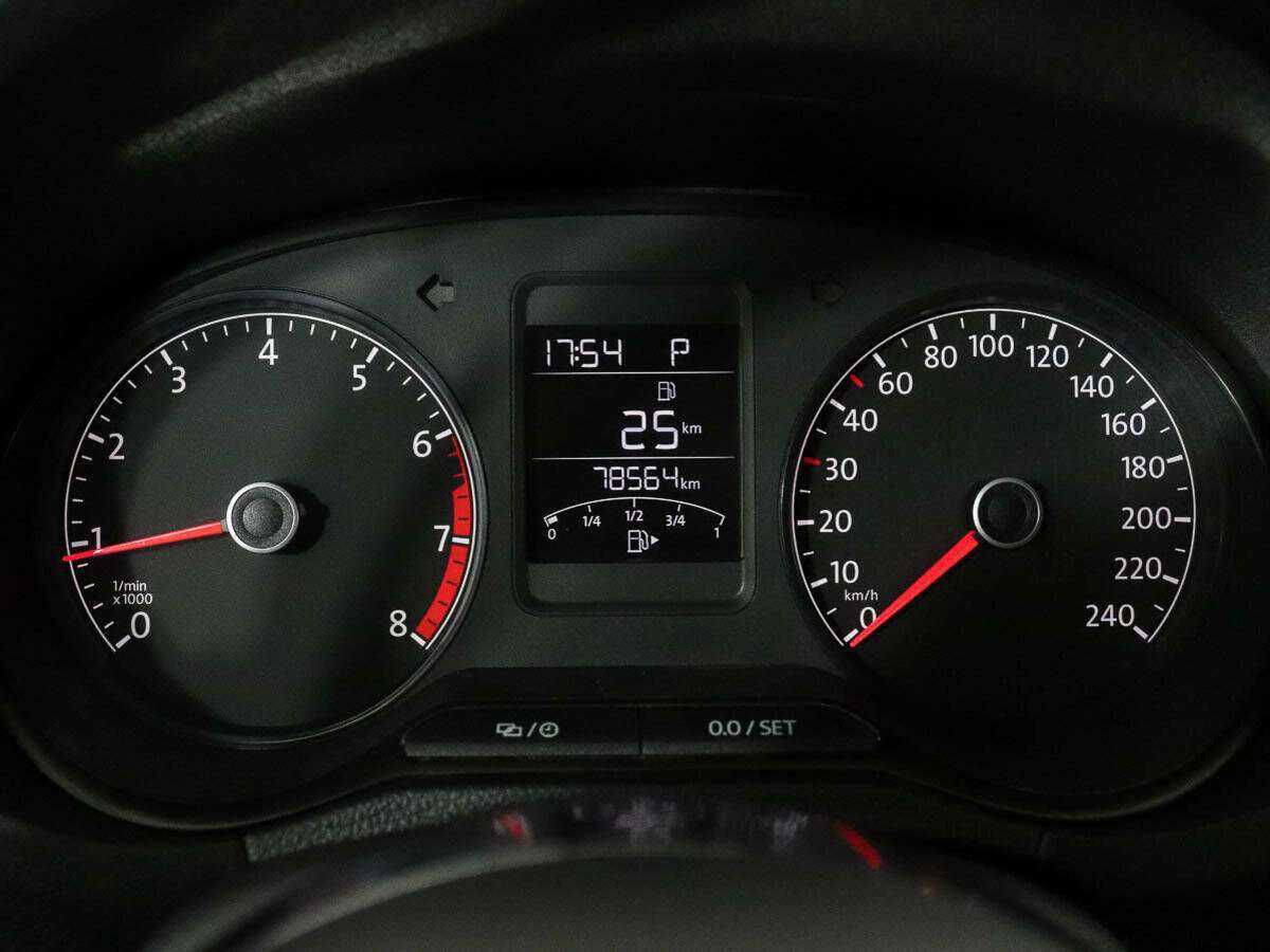 Volkswagen Polo с пробегом — 2019 год. Фото: #8
