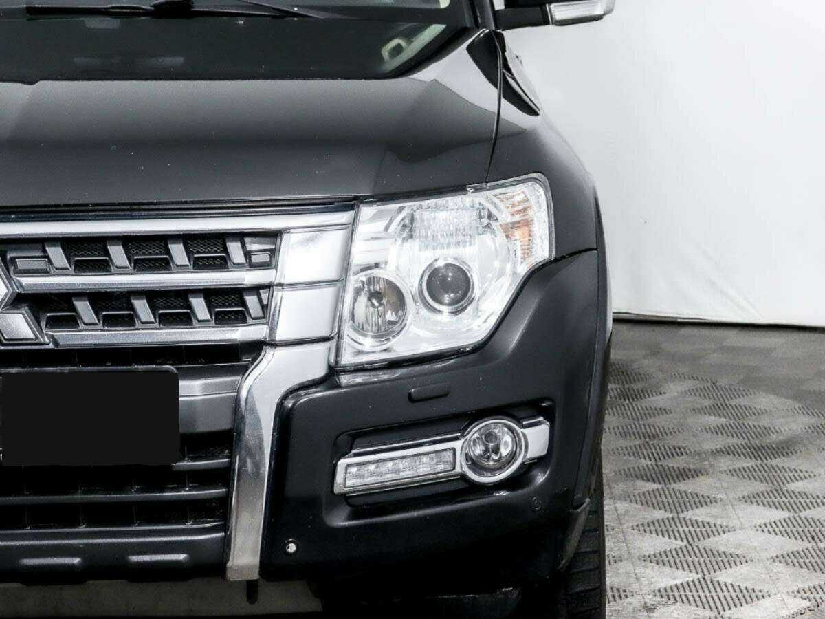 Mitsubishi Pajero с пробегом — 2017 год. Фото: #13