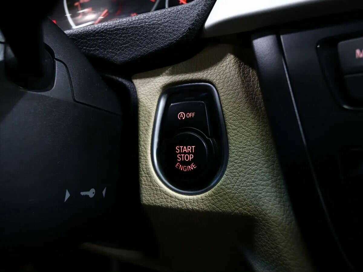 BMW 3 серии с пробегом — 2014 год. Фото: #17