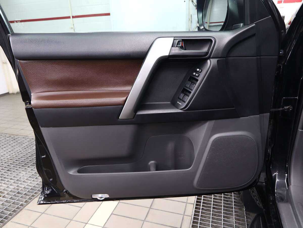 Toyota Land Cruiser Prado с пробегом — 2013 год. Фото: #4