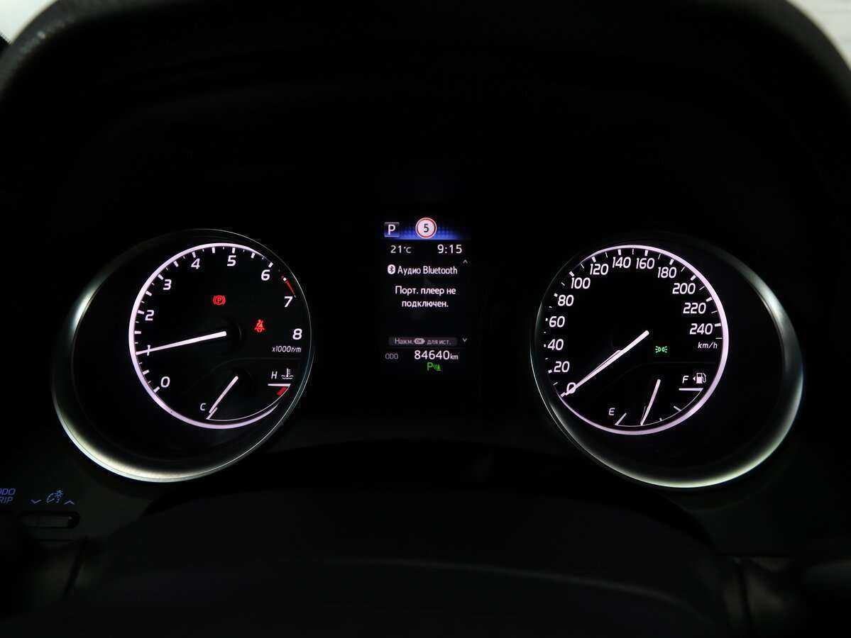 Toyota Camry с пробегом — 2020 год. Фото: #16