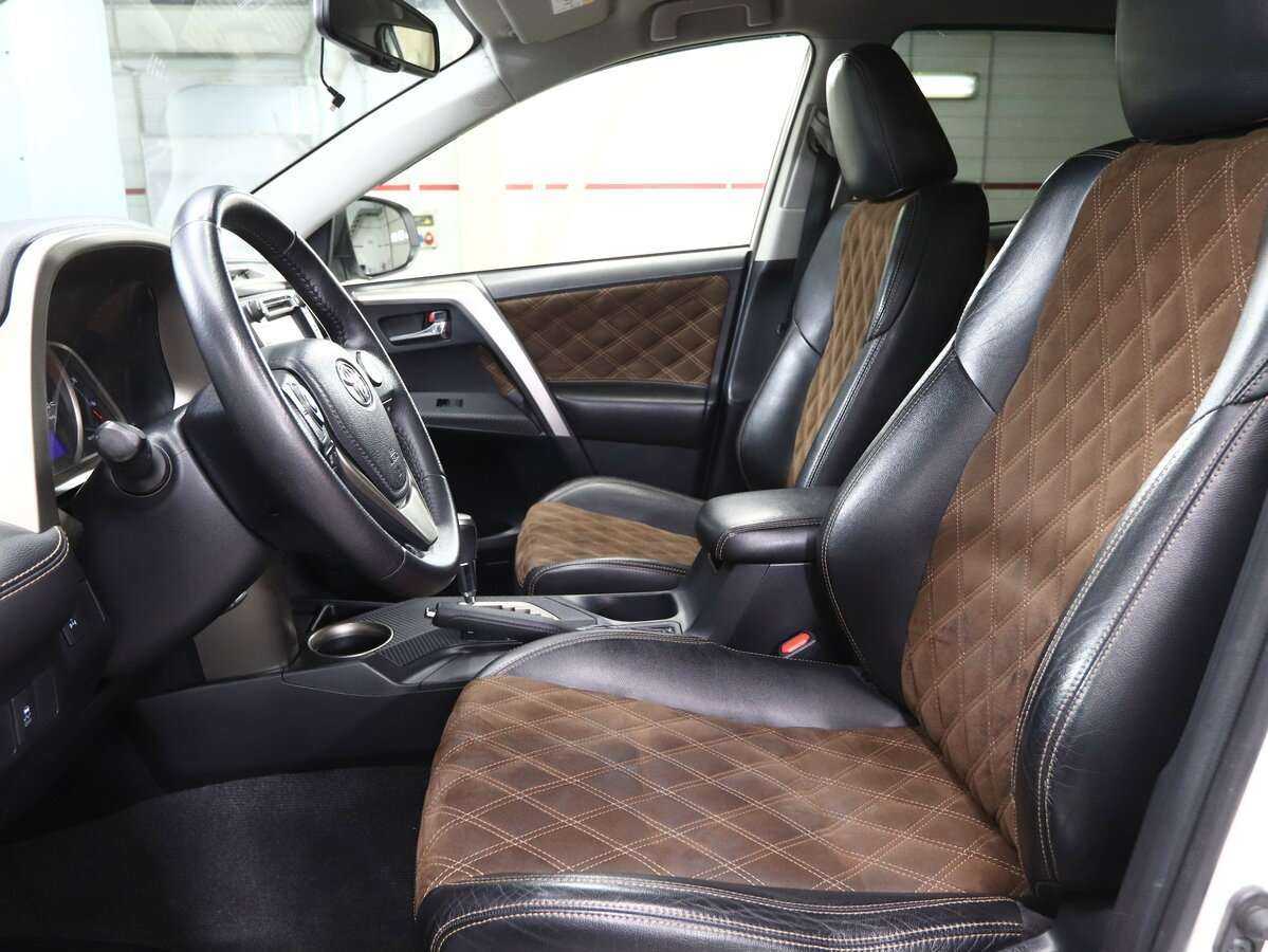 Toyota RAV4 с пробегом — 2014 год. Фото: #9