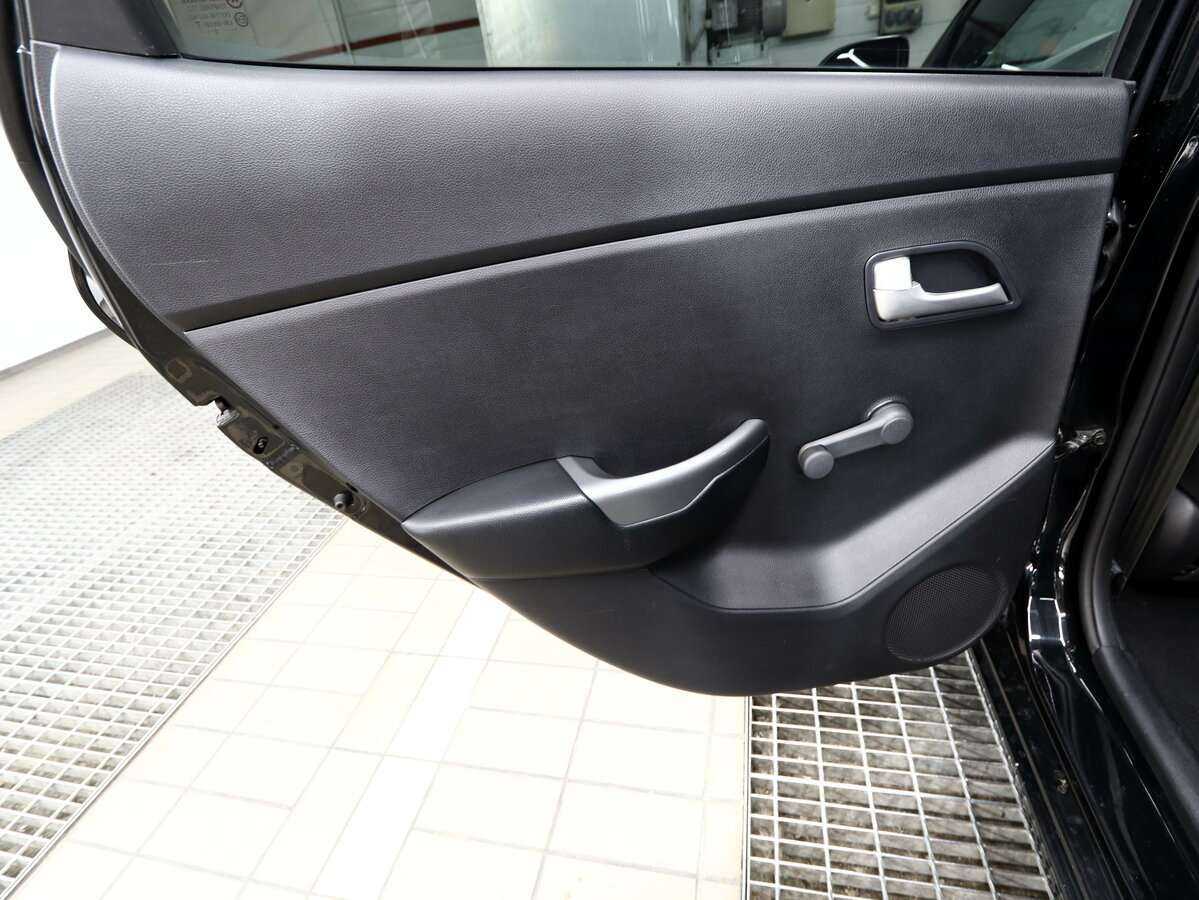 Kia Rio с пробегом — 2013 год. Фото: #10