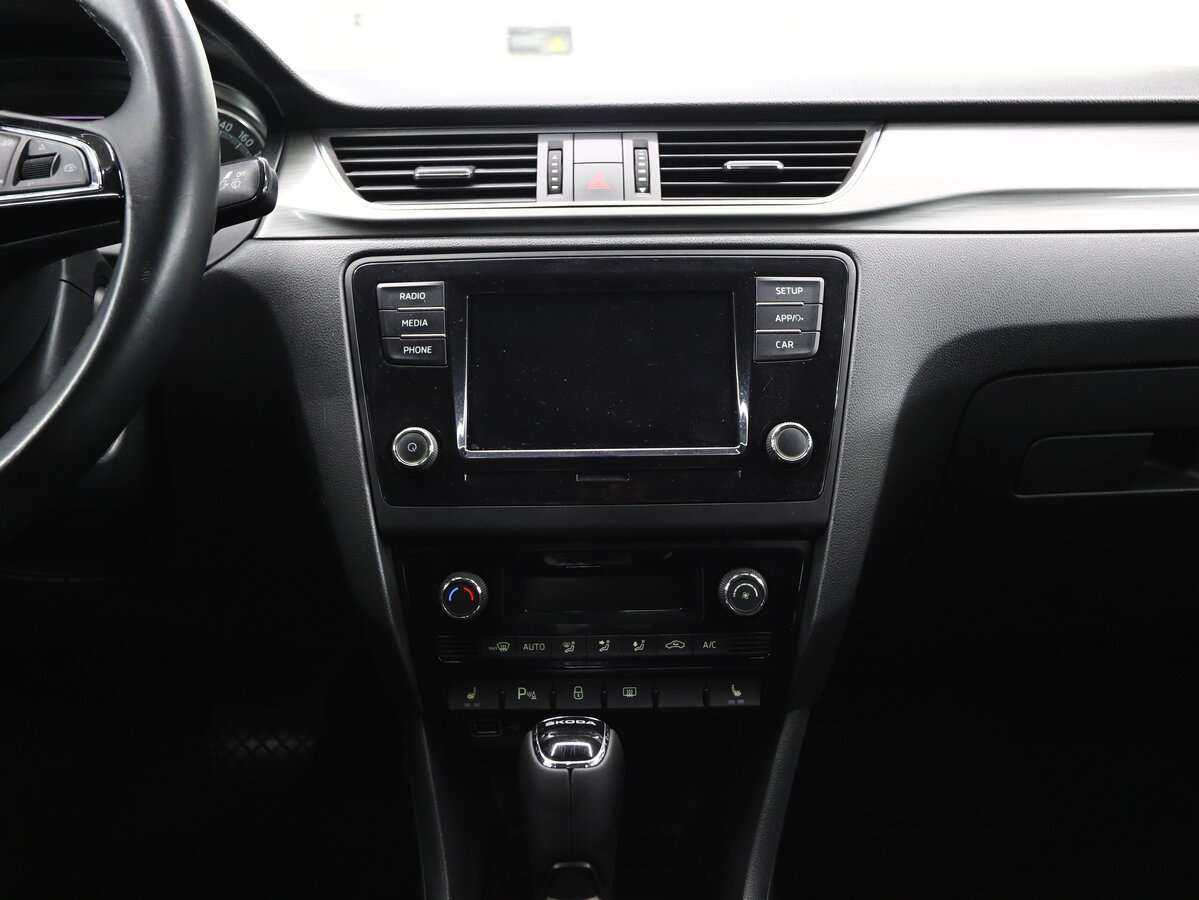 Skoda Rapid с пробегом — 2018 год. Фото: #18