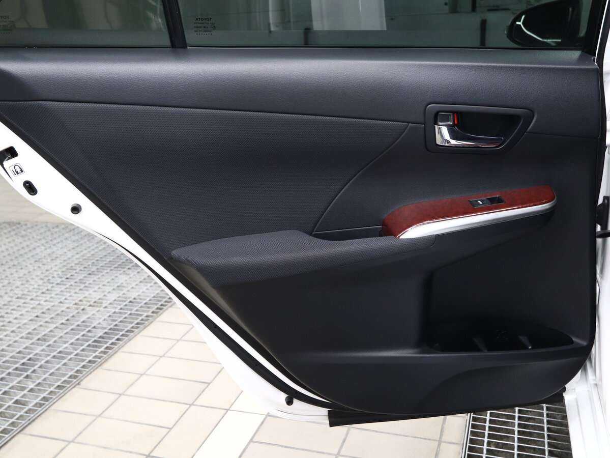 Toyota Camry с пробегом — 2013 год. Фото: #10