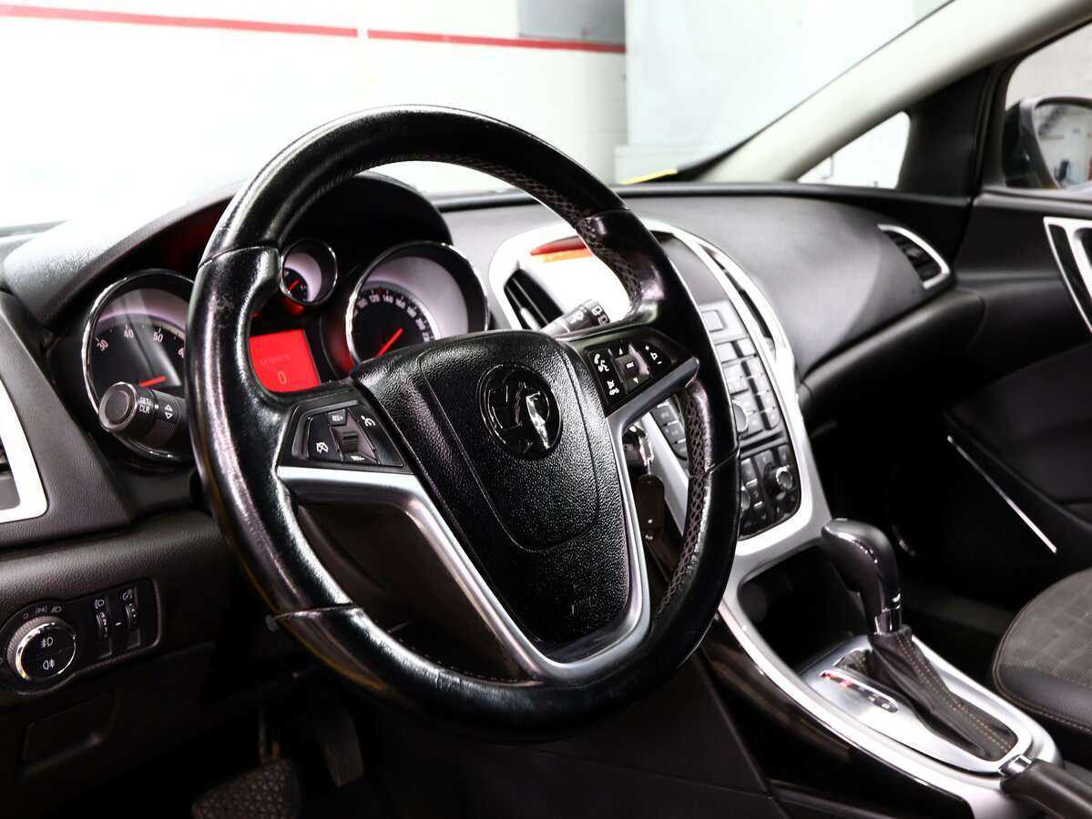 Opel Astra с пробегом — 2014 год. Фото: #9