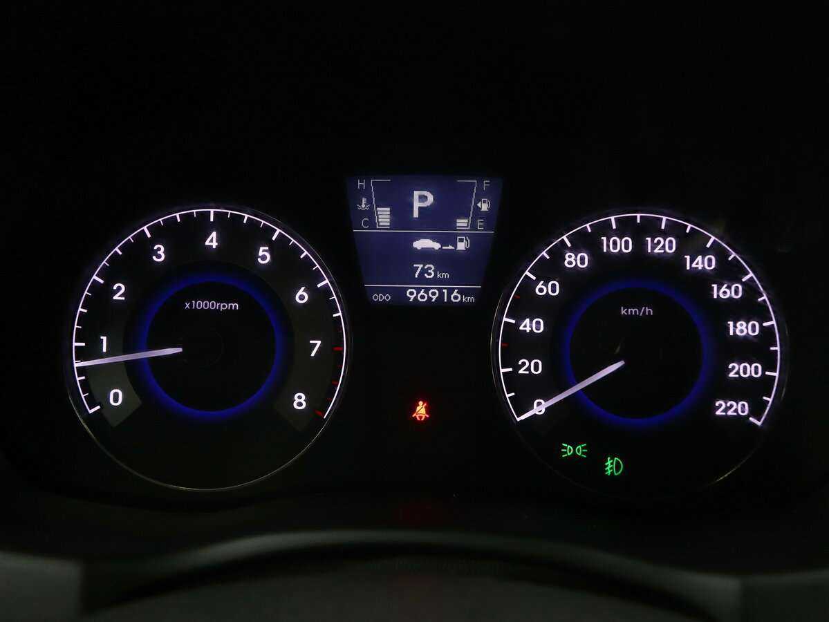 Hyundai Solaris с пробегом — 2014 год. Фото: #15