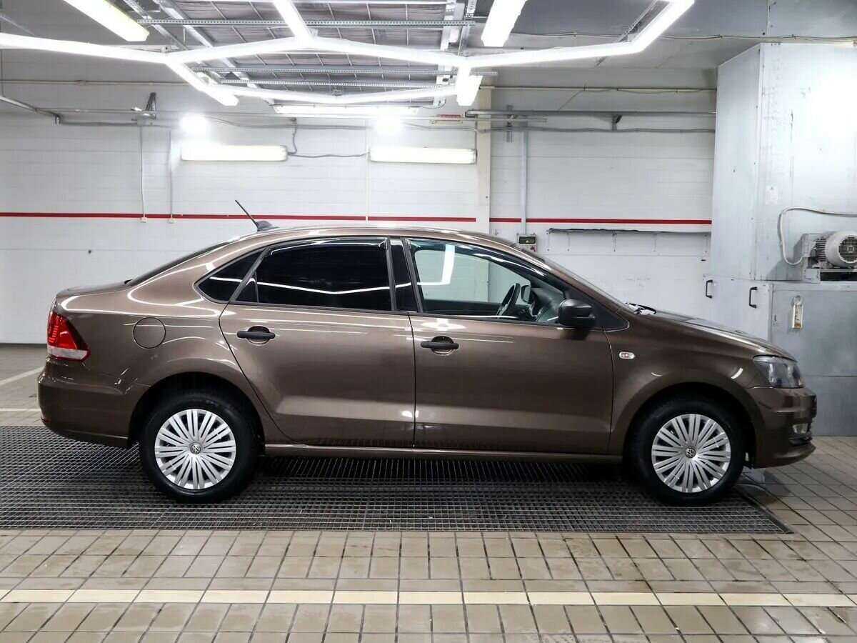 Volkswagen Polo с пробегом — 2018 год. Фото: #1