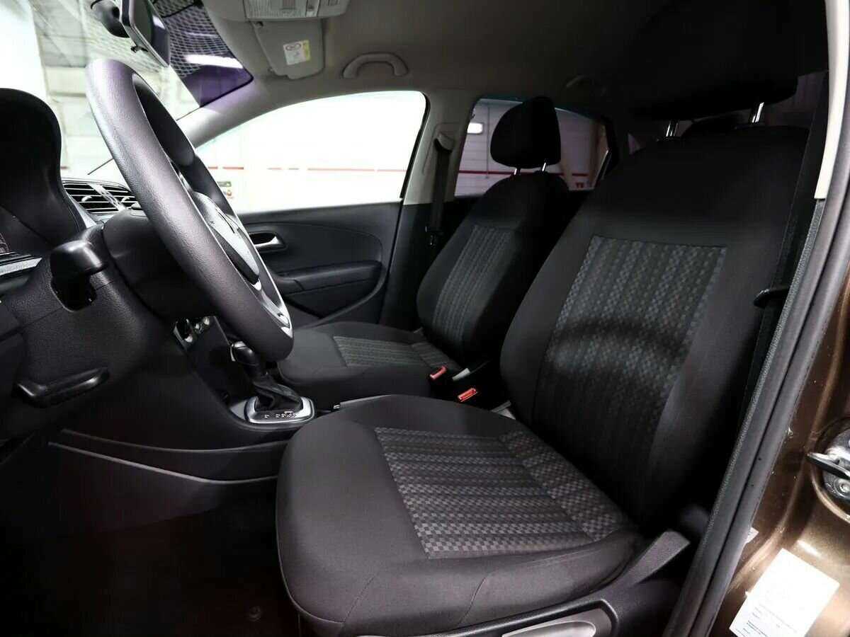 Volkswagen Polo с пробегом — 2018 год. Фото: #8