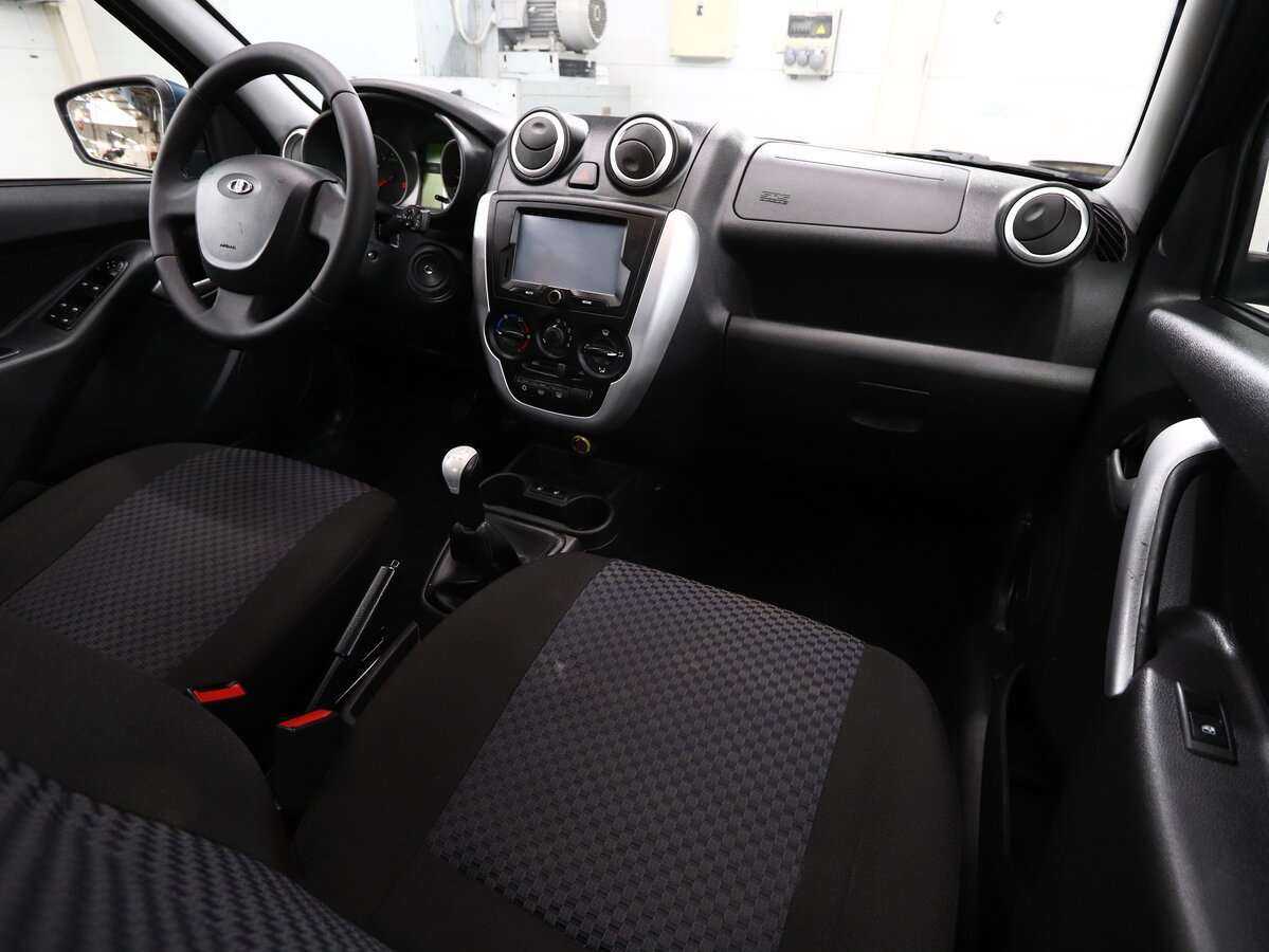 Lada (ВАЗ) Granta с пробегом — 2015 год. Фото: #13