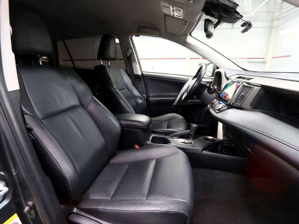 Toyota RAV4 с пробегом — 2013 год. Фото: #10