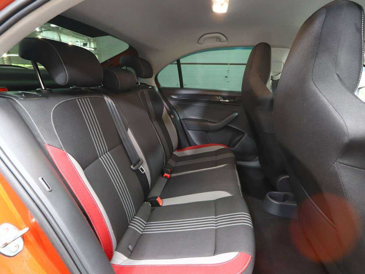 Skoda Rapid с пробегом — 2018 год. Фото: #15