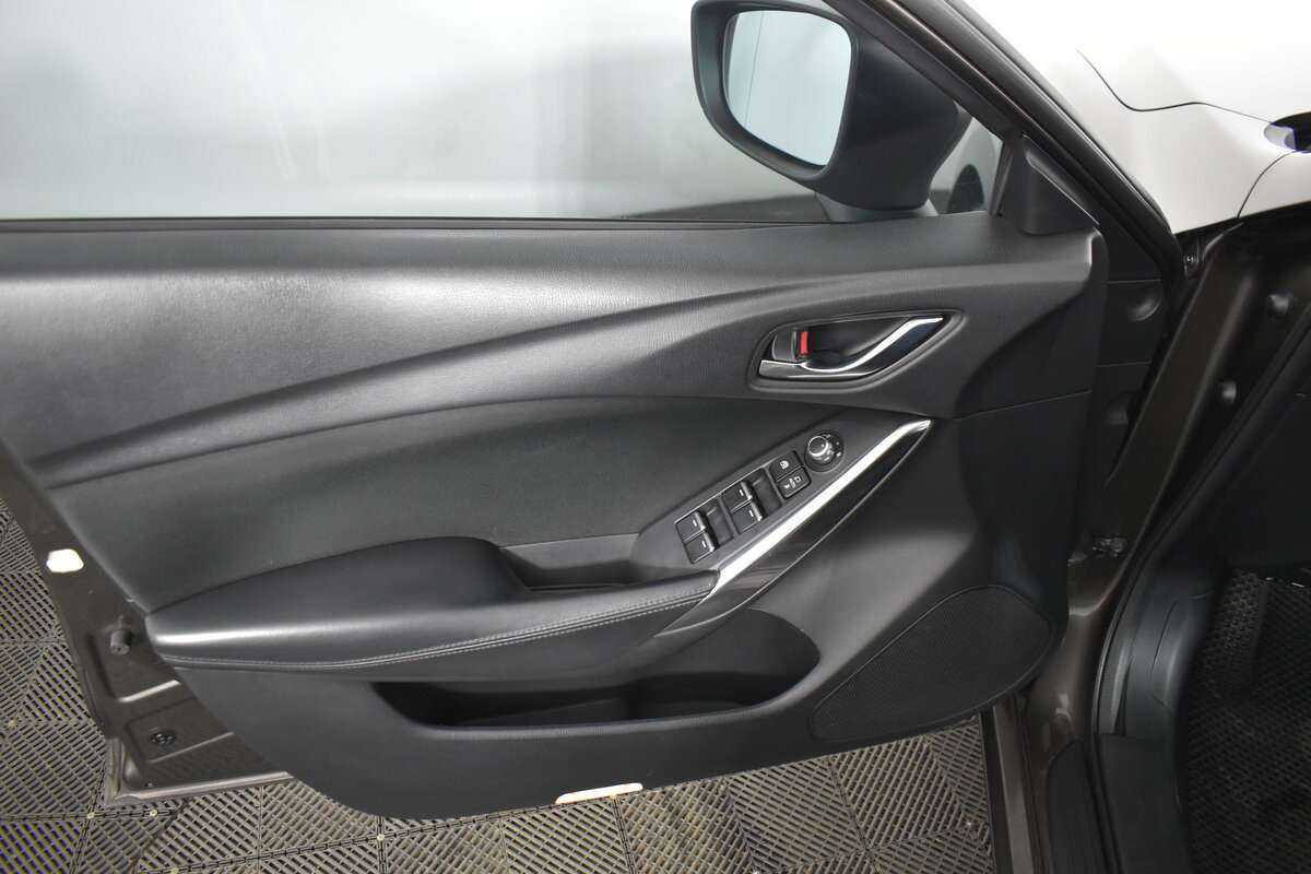 Mazda 6 с пробегом — 2017 год. Фото: #15