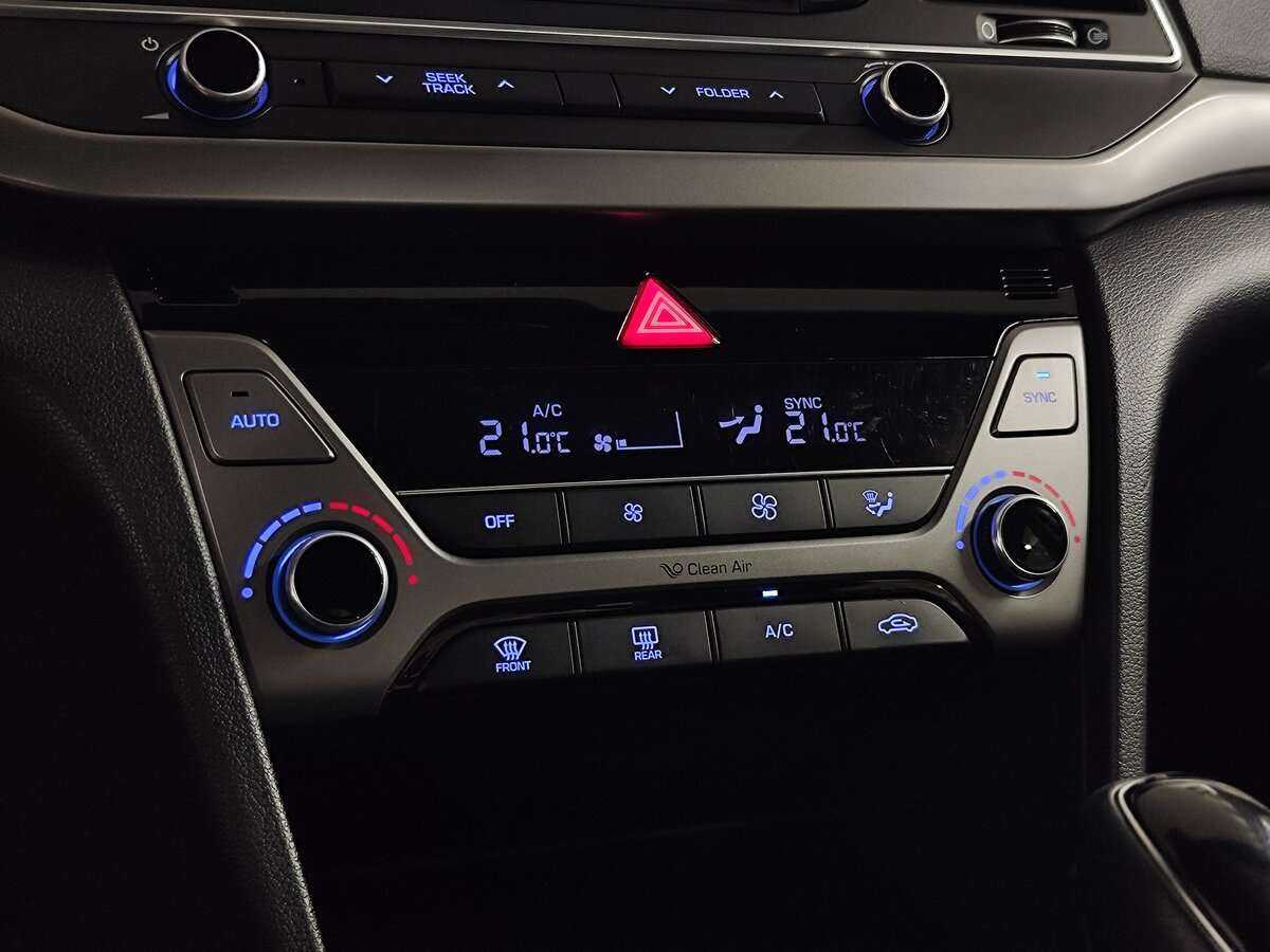 Hyundai Elantra с пробегом — 2016 год. Фото: #13