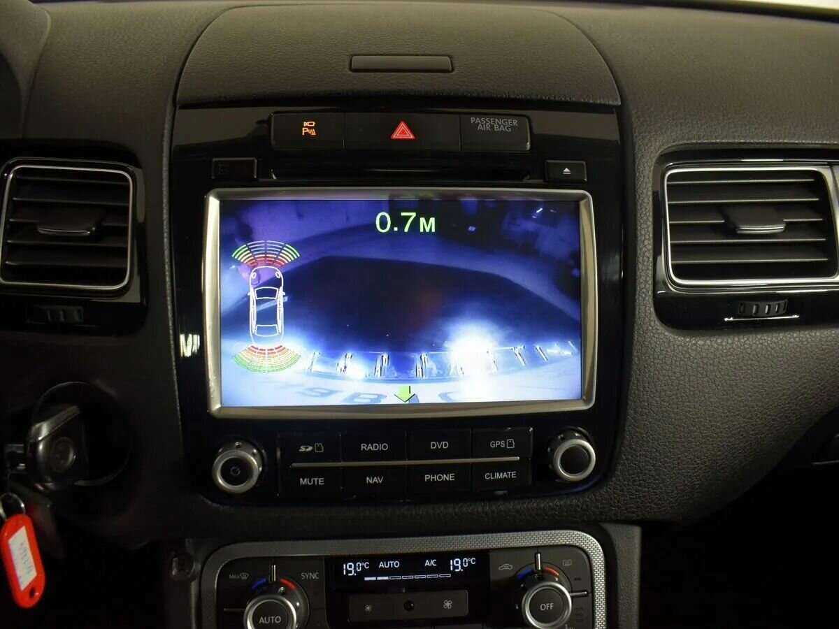 Volkswagen Touareg с пробегом — 2014 год. Фото: #10