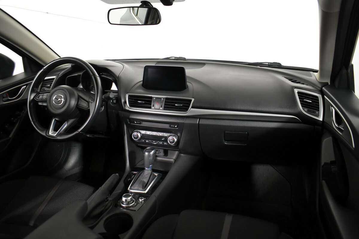 Mazda 3 с пробегом — 2017 год. Фото: #12