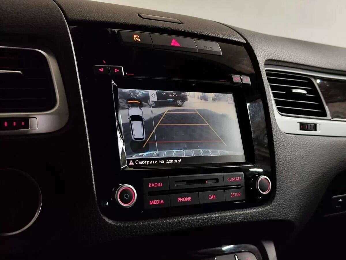 Volkswagen Touareg с пробегом — 2014 год. Фото: #10